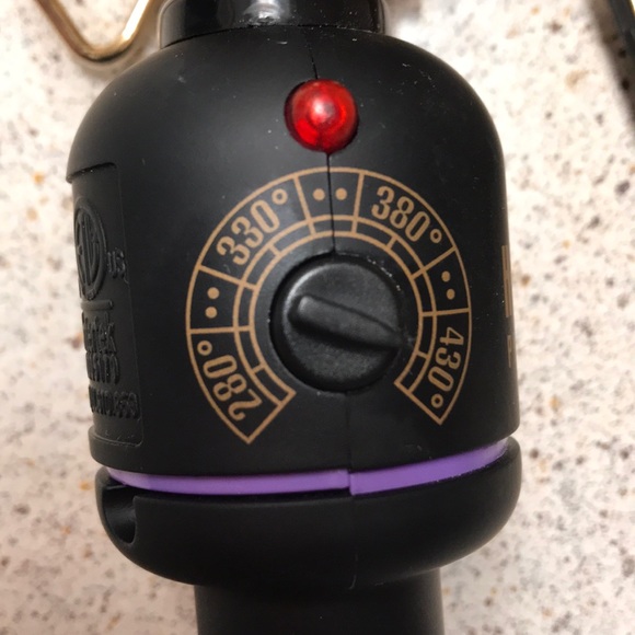 Hot Tools 1 1/2 Inch Gold Curling Iron - Picture 2 of 4